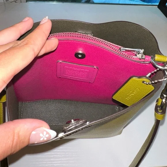 COACH Mollie Bucket Bag 22✨RARE COLORWAY! Everglade (green) and Orchid (pink) - Picture 6 of 11